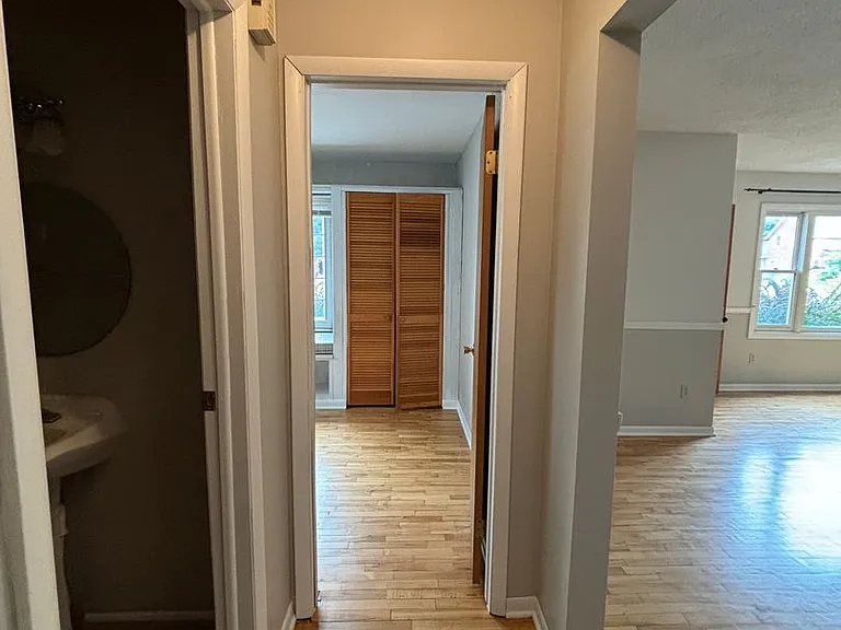 414 E Main St — Photo 17