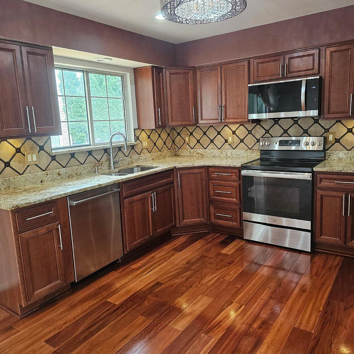3 bed, 2.5 bath, 1412 sqft, $2,900 — Photo 2