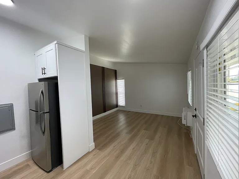 2330 N Grand Ave #18 — Photo 2