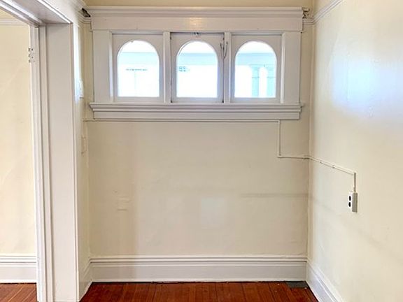 3rd image of 203 Bellevue Ave E APT 24