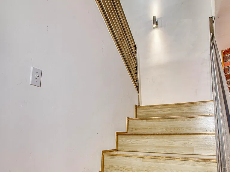 421 Irondale Dr #B — Photo 41
