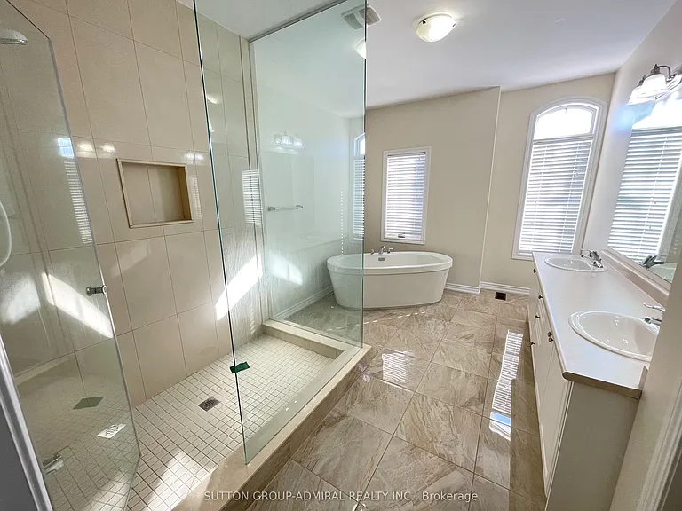 276 Chouinard Way — Photo 13
