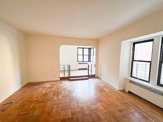 3rd image of 30 Park Ter E APT 1D