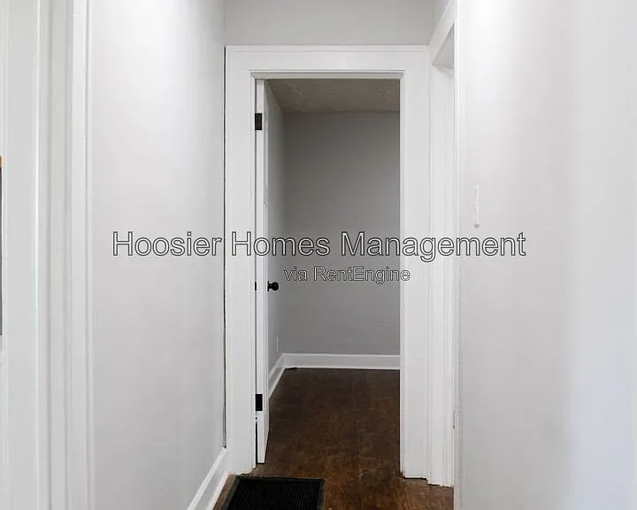 2035 E 43rd St — Photo 20