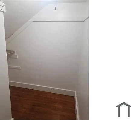 5 bed, 2600 sqft, $2,895 — Photo 2