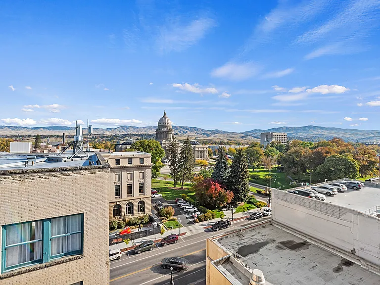 Idaho Building Apartments — Photo 4