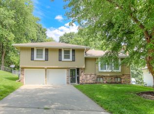 6300 NW 49th St, Kansas City, MO 64151