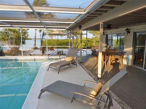 3rd image of 289 Driftwood Ln