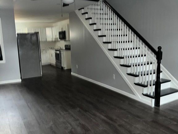 5th image of 3146 Custer St