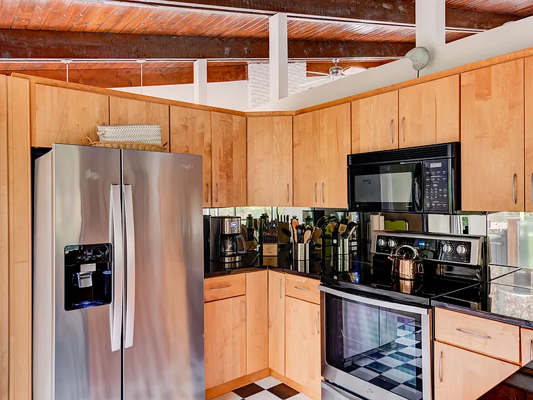106 Peconic Hills Dr — Photo 7