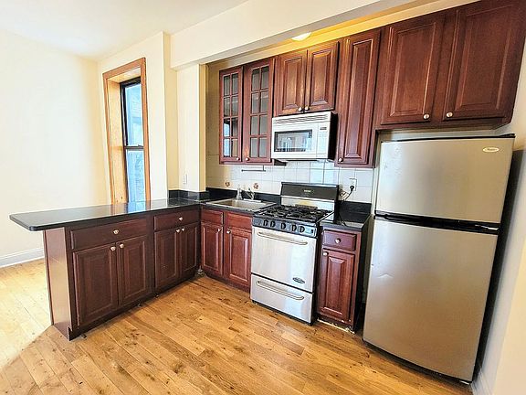 3rd image of 274 W 19th St #4U