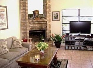 856 Glades Ct NE, Saint Petersburg, FL 33702