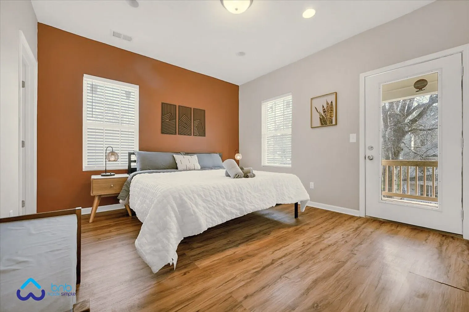 6 bed, 4.0 bath, $9,516 — Photo 3