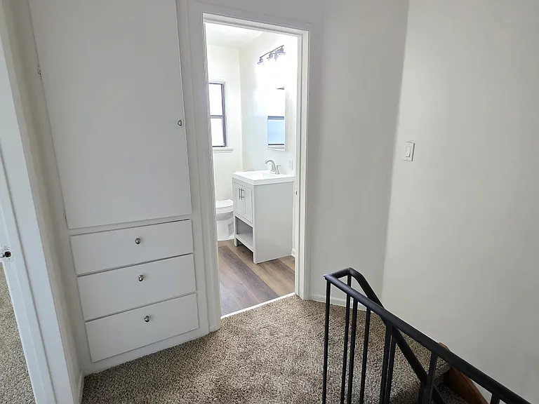 559 W Flora St #14 — Photo 6