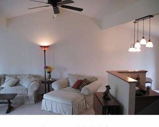 Living Room Vaulted Ceili