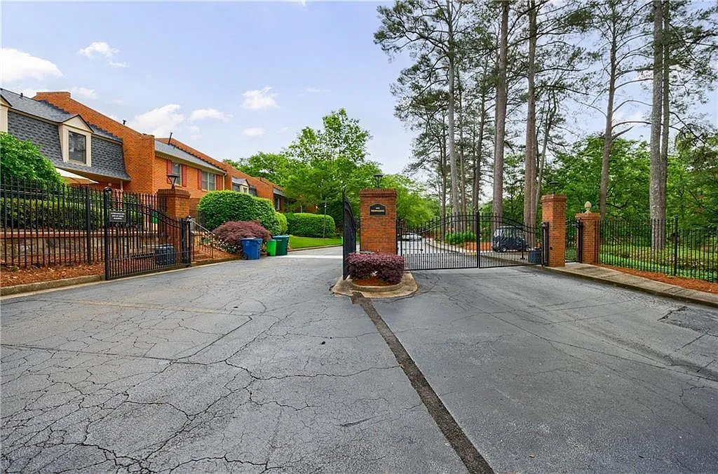 2 bed, 2.0 bath, $2,450 — Photo 2