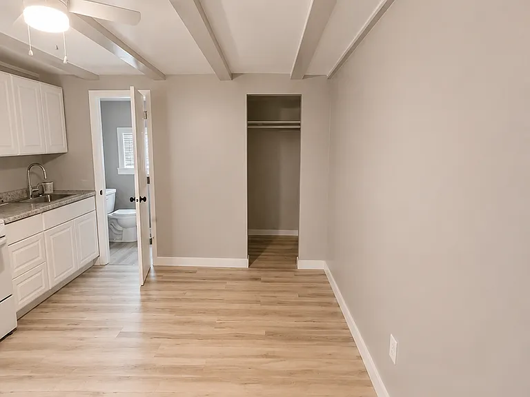 610 Commonwealth Ave — Photo 16