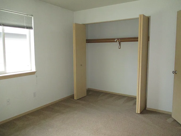 932 NW Anjni Cir — Photo 19