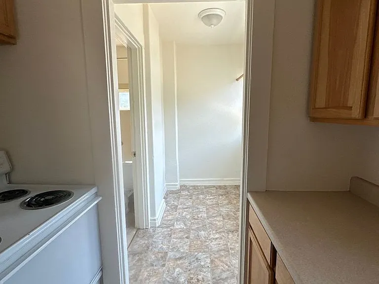 1513 Oregon Ave — Photo 6