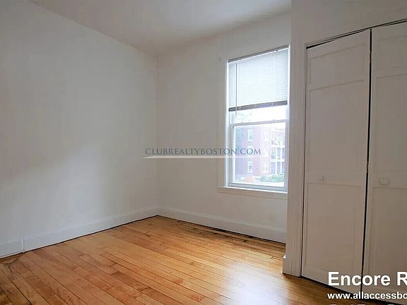 4th image of 1516 Commonwealth Ave #1