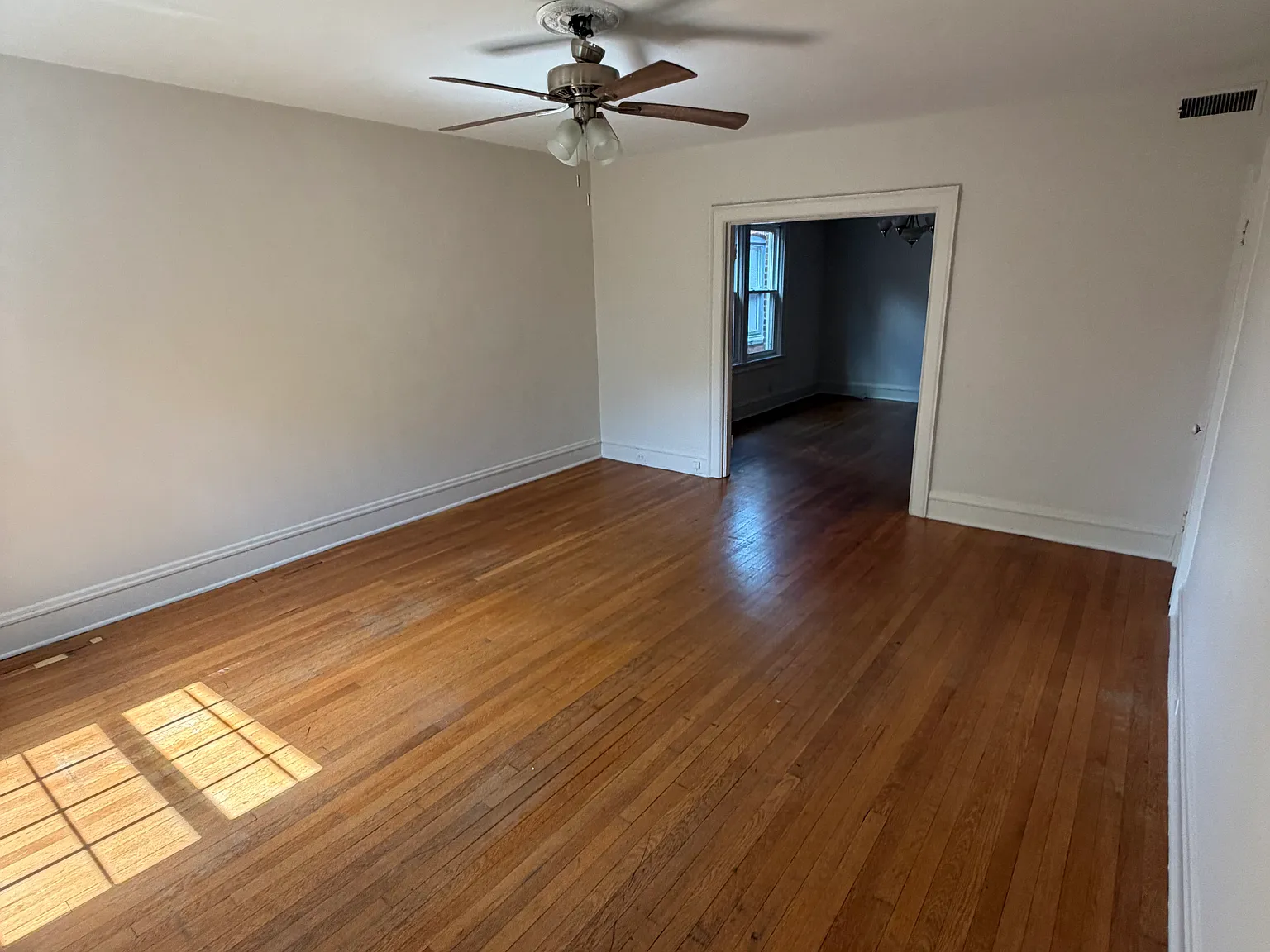3 bed, 1200 sqft, $1,850 — Photo 3
