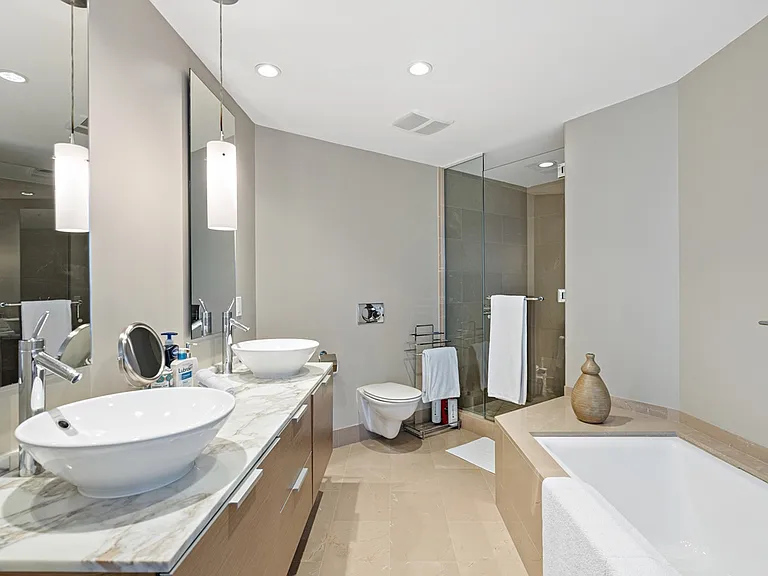 1111 Alberni St #2009 — Photo 7