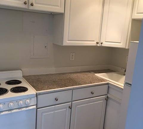 4th image of 11720 Edgewater Dr APT 910