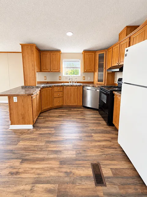 437 Everest Road Lot 3 - 1 — Photo 3
