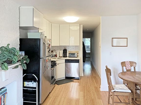 3rd image of 351 17th St APT 2L