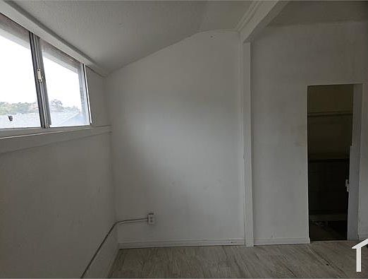 4th image of 733 Fergus St #B