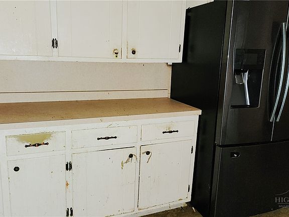 5th image of 906 Trogdon Street