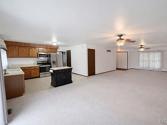 5th image of 26230 Woodhill Ct