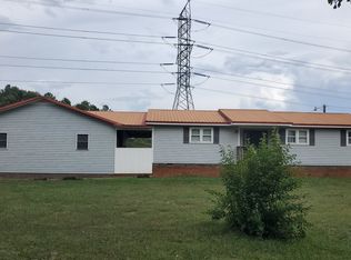 201 Holliday Ln, Pendleton, SC 29670