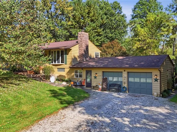 9079 Westfield Rd, Seville, OH 44273