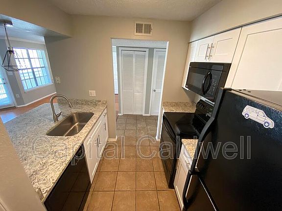 4th image of 1000 W Horatio St APT 213