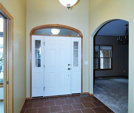 3rd image of 595 Prairie Rose Dr