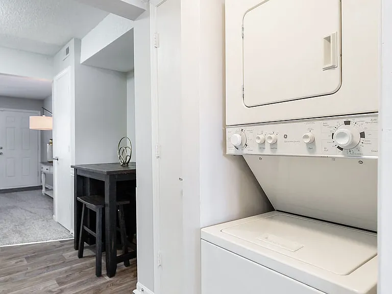 In-Home Washer/Dryer - Upgraded 1 Bedroom
