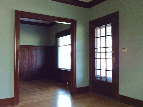 3rd image of 1423 Burwell St