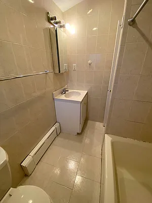 Rented by J L Royal Oak Realty Inc | media 15