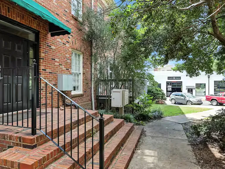 492 N Thomas St — Photo 17