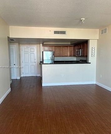 3rd image of 507-140 S Dixie Hwy #507