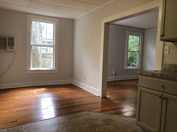 5th image of 730 NE 10th Ave APT D