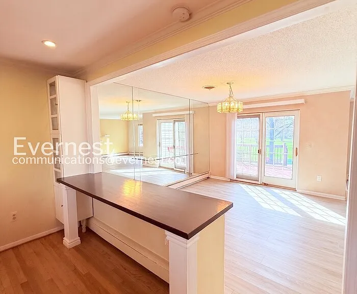 42021 Banbury Ct — Photo 8