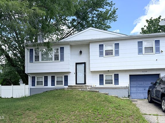 2nd image of 1409 Brookfield Drive