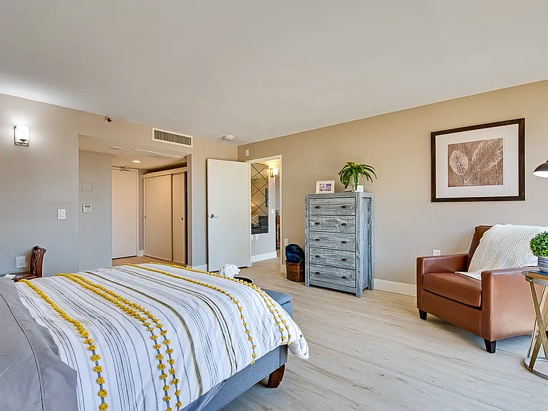 The Meridian at Laguna Hills - 55+ Active Adult Apartments — Photo 8