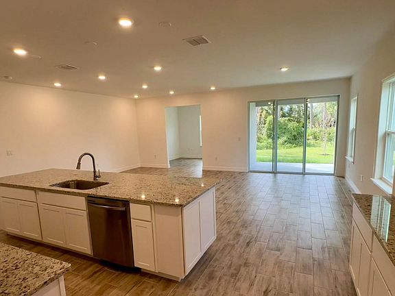 4th image of 2454 Perez Ct