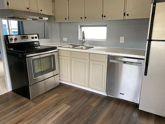 5th image of 955 S Nova Rd #14