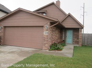 1430 SW 25th Cir, Moore, OK 73170