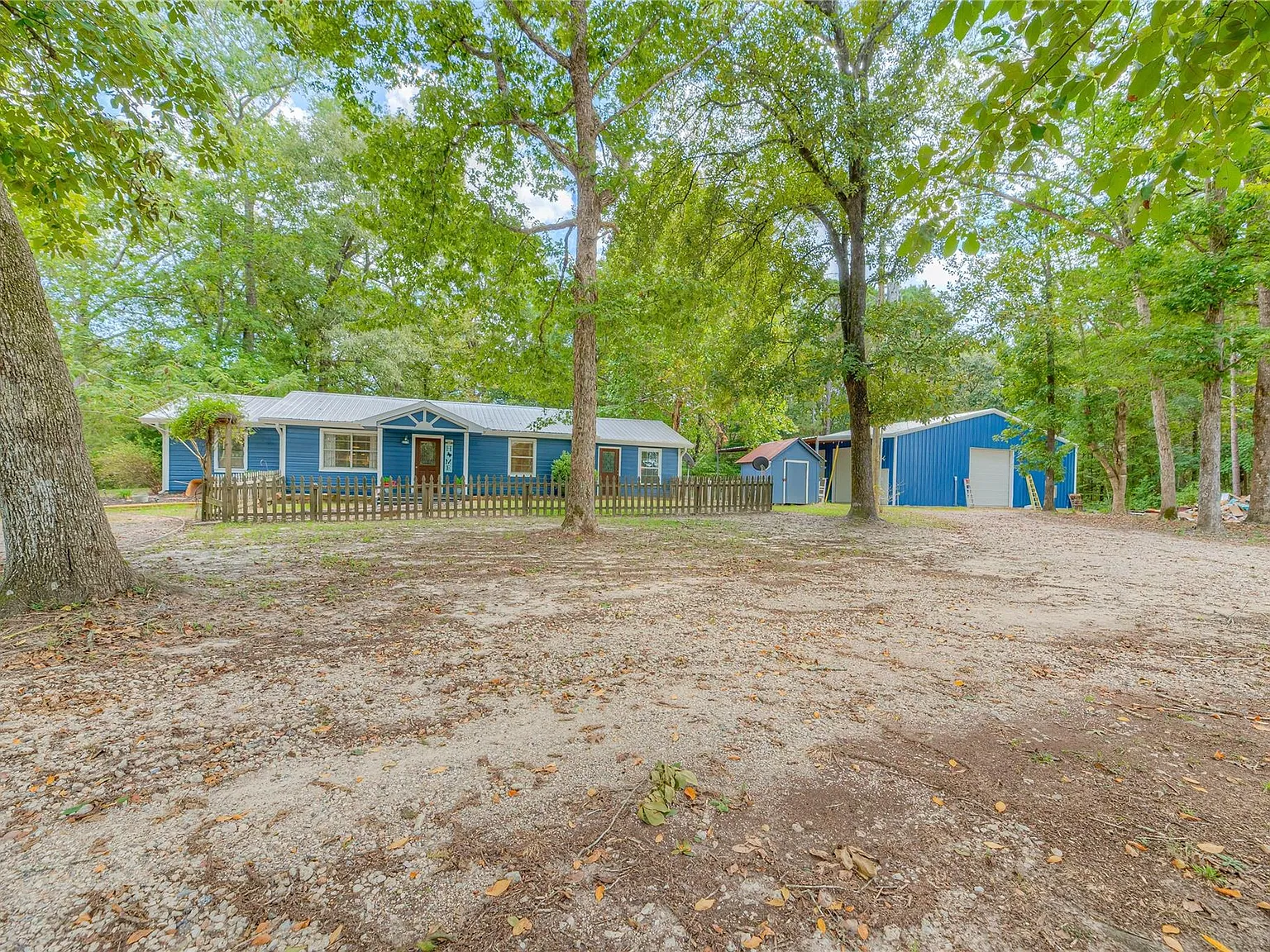 4 bed, 2.5 bath, 1681 sqft, $2,895 — Photo 3