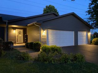 9502 Teakwood Ln N, Maple Grove, MN 55369